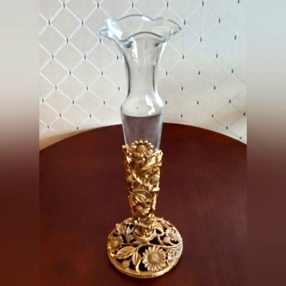 HOLLYWOOD REGENCY BUD VASE